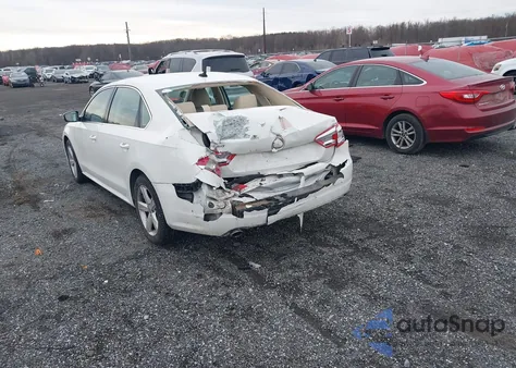 2013 Volkswagen Passat 2.5L Se из США, поврежденный, VIN 1VWBP7A37DC074085